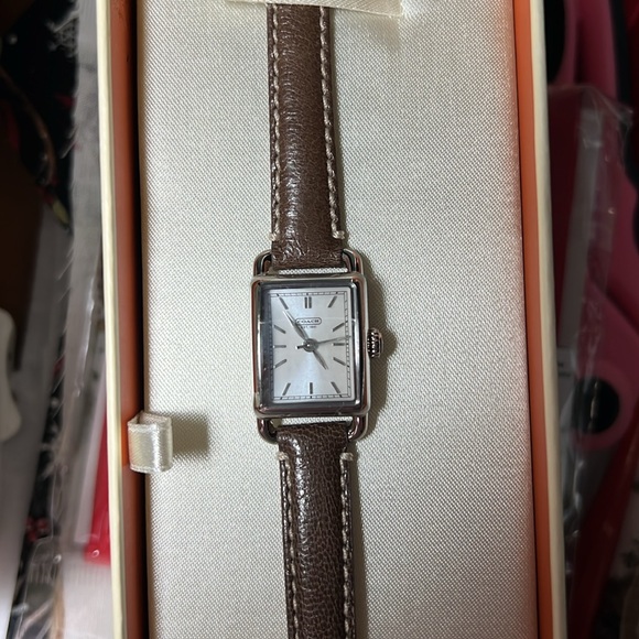 Coach watch with leather band - Picture 13 of 15